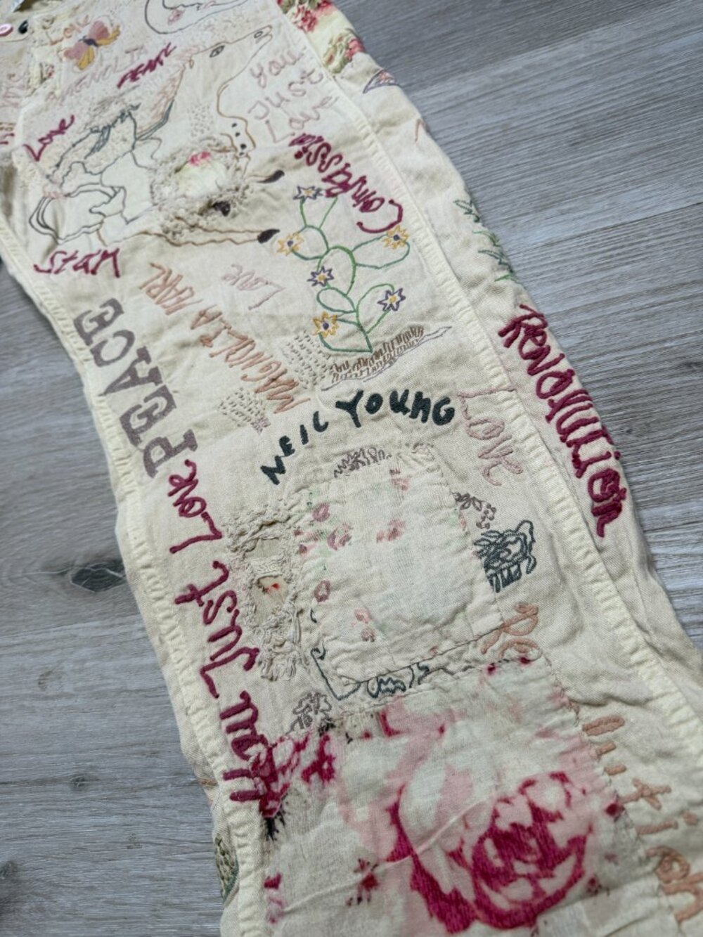 Magnolia Pearl You Just Love Miner Denims Rare Embroidered Patchwork Peace Love - Picture 4 of 10